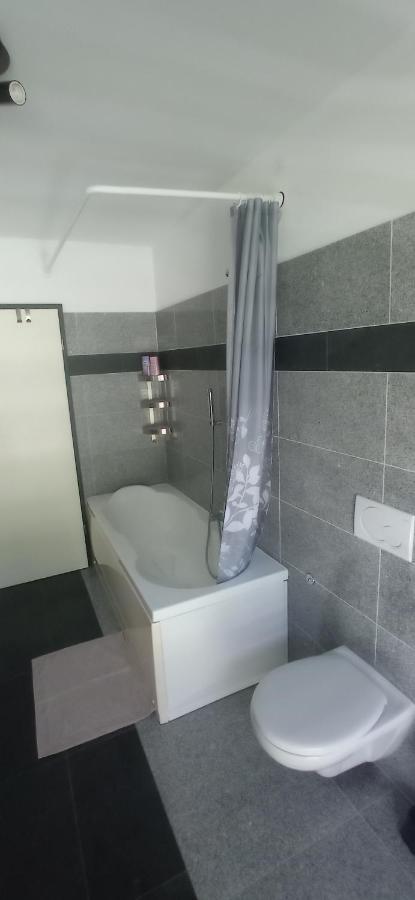 Отель 33 Cadenazzo Экстерьер фото